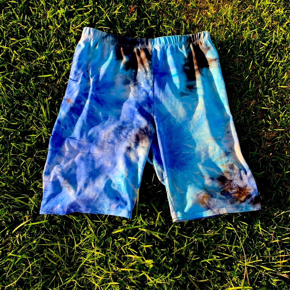 Sky tye dye shorts